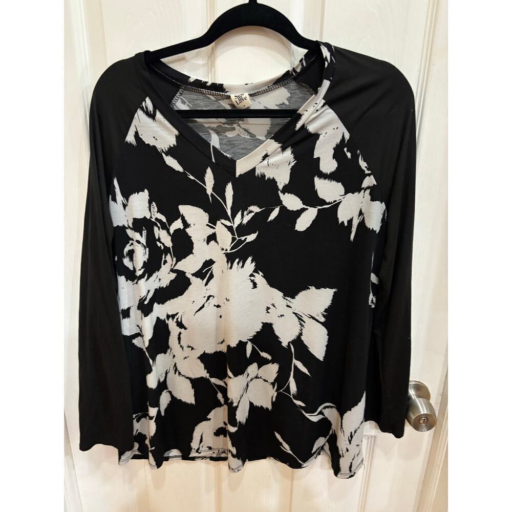 Sew in Love Adorable Black and White Blouse Oversized (M)